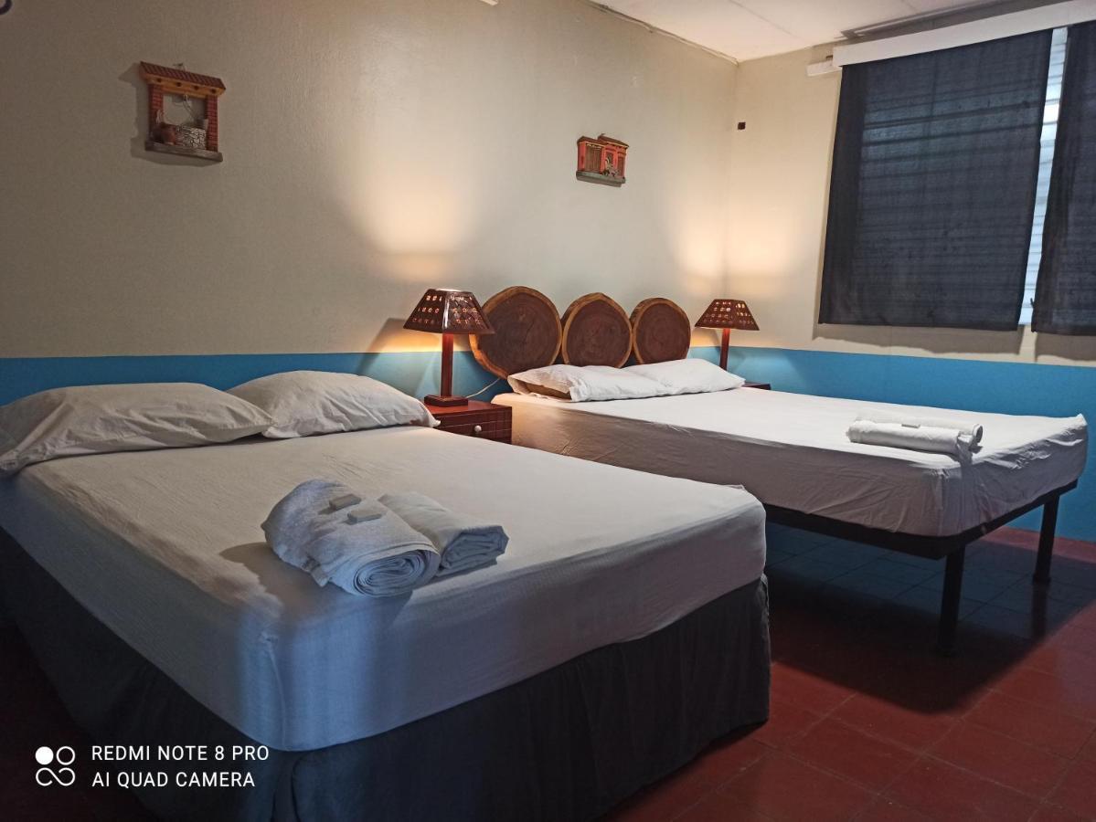 Hostal Harvest House León Eksteriør bilde